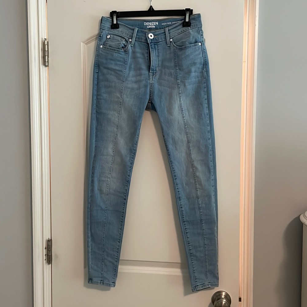 light wash denim jeans